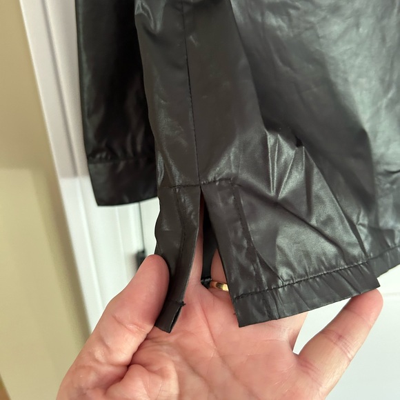 DKNY,black,golfjacket,never worn,8 pockets snap front,side vent,mandarin collar - Picture 5 of 8